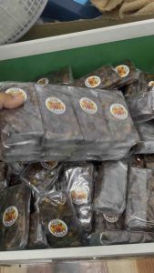 มะขามเปียกอัดก้อนแพคละ12ก้อน ใช้สำหรับปรุงอาหาร มีรสเปรี้ยว#หรือขัดผิดได้สะอาดปลอดภัยจากธรรมชาติค่ะแนะนำเก็บในตู้เย็นช่องธะรมดา