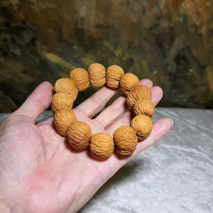 25mm ginger yellow "Monkey Head" Walnutss natural "Yuanbao shape"  bracelet [Natural unprocessed] 25毫米姜黄皮猴头元宝手链/手持