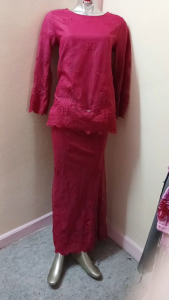 ชุดผ้าลูกไม้  ชุดเข้าเซต 2ชิ้น L สีแดงเลือดหมู