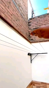 JEMURAN DINDING JEMURAN PAKAIAN DINDING