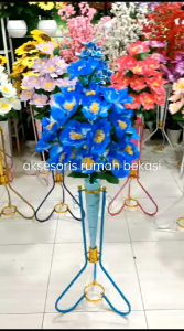 Pot Standing Besi dengan Bunga Peony artificial 18 kuntum