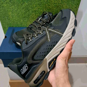 Sepatu Hiking Skechers Max Protect: Pilihan Terbaik untuk Pria