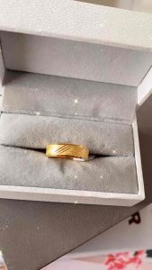 Cincin Wanita Gold Garis Berpasir Titanium CXB203