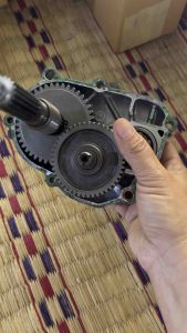 เฟืองท้ายยกชุด มีโอ ฟีโน ตัวเก่า แกนสั้นรุ่นไม่มีอามี รุ่นคาร์บู ซึ่งสามารถใช้งานได้ชัวร์สภาพดี มือสอง มีจำนวนจำกัด จำหน่ายเงินปลายทาง