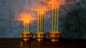 ชุดธูป 3 ดอก 3 ขนาด สำหรับไหว้พระ