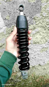 Shockbreaker Hitam untuk Motor Beat Street New & Beat LED Deluxe Tahun 2021-2023