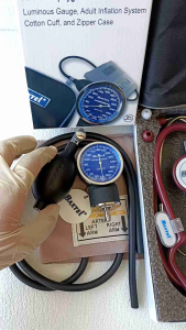 Baxtel Aneroid Sphygmomanometer With Burgundy Deluxe Stethoscope Set