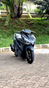 Stiker Skotlet Darkgrey: Desain Modern & Mengkilat