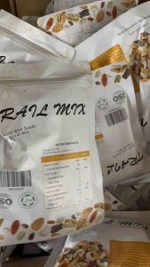 （halal）Daily Roasted Nuts Healthy Mix Nuts and Dried Fruit almond/walnut/cashew nut/pumpkin seed/dried cranberries/dried blackcurrant/raisins healthy snack 每日坚果 混合坚果 健康零食 孕妇零食