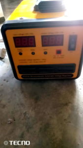 AVR 3000watts digital display (PRELOVED)