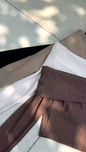 AMstore999 Valerie Top - Sabrina longsleeve crop - Atasan wanita off shoulder - Baju wanita lengan panjang\\n\\n Mengenal AMstore999 Valerie Top\\n\\nAMstore999 Valerie Top adalah atasan wanita yang dirancang khusus untuk memberikan penampilan fashionable pada acara-acara Anda. Dengan desain off-shoulder yang elegan dan tampilan lengan panjang, baju ini menjadi pilihan tepat bagi Anda yang mencari baju wanita lengan panjang yang fashionable.\\n\\n Desain Fashionable untuk Acara\\n\\nAMstore999 Valerie Top menawarkan desain yang modern dan elegan, menjadikannya pilihan sempurna untuk acara-acara formal maupun kasual. Desain off-shoulder yang unik dan tampilan lengan panjang membuat baju ini sangat fleksibel dan dapat dipadukan dengan berbagai jenis celana atau rok.\\n\\n Kelebihan AMstore999 Valerie Top\\n\\nAMstore999 Valerie Top memiliki beberapa kelebihan yang menjadikannya pilihan tepat bagi Anda yang mencari atasan wanita fashionable:\\n\\n* Desain off-shoulder yang elegan dan modern\\n* Tampilan lengan panjang yang menutupi bahu\\n* Material berkualitas tinggi yang nyaman dipakai\\n* Fleksibel untuk dipadukan dengan berbagai jenis celana atau rok\\n\\n Cara Memilih dan Menggunakan AMstore999 Valerie Top\\n\\nBerikut adalah beberapa tips untuk memilih dan menggunakan AMstore999 Valerie Top:\\n\\n Tips Memilih Ukuran yang Tepat\\n\\n* Periksa tabel ukuran yang disediakan oleh AMstore999 sebelum membeli\\n* Pilih ukuran yang sesuai dengan bentuk tubuh Anda\\n* Pertimbangkan apakah Anda ingin penampilan yang longgar atau ketat\\n\\n Padu-Padan dengan Celana dan Rok\\n\\nAMstore999 Valerie Top dapat dipadukan dengan berbagai jenis celana atau rok, tergantung pada gaya dan acara yang akan Anda hadiri. Berikut adalah beberapa ide paduan yang dapat Anda coba:\\n\\n* Celana jeans atau celana chino untuk penampilan kasual\\n* Rok panjang atau mini untuk penampilan formal\\n* Celana jogger atau celana legging untuk penampilan olahraga\\n\\n Perawatan AMstore999 Valerie Top\\n\\nBerikut adalah beberapa tips untuk merawat AMstore999 Valerie Top agar tetap awet dan terlihat baru:\\n\\n Cara Membersihkan dan Menyimpan\\n\\n* Cuci baju sesuai dengan instruksi yang tertera pada label baju\\n* Jemur baju di tempat teduh dan hindari sinar matahari langsung\\n* Simpan baju di lemari yang kering dan bersih\\n\\n Tips Merawat Kualitas Baju\\n\\n* Hindari mencuci baju dengan mesin cuci\\n* Gunakan deterjen yang sesuai dengan jenis baju\\n* Jangan gunakan pemutih atau pewangi baju\\n\\nAMstore999 Valerie Top adalah pilihan tepat bagi Anda yang mencari atasan wanita fashionable dengan desain off-shoulder dan tampilan lengan panjang. Dengan perawatan yang tepat, baju ini dapat bertahan lama dan tetap terlihat baru.\n}