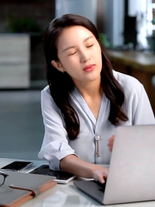 Hộp 12 miếng dán ngải cứu xuyên khương giảm đau xương khớp