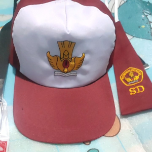 Paket Topi SD Putih Dasi & Ikat Pinggang untuk Siswa Wanita Usia 1-4