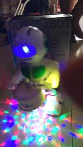 Mainan Robot Dance Universal Music Robot