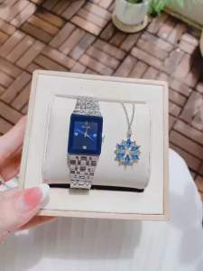 Đồng Hồ Nữ Bulova 96P187 Quartz Size 21x32 Blue Mặt Chữ Nhật