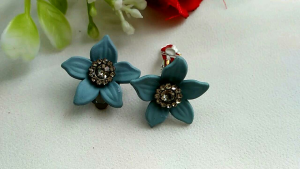 Aksesoris 76 - Sepasang Anting Hijab Klip Bunga Kecil Handmade