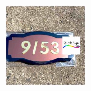 บ้าน เลขที่ 7.5 x 15 ซม. พื้น สีทองแดง กรอบดำ ตัวเลขสีเงิน ตัวเลขสีทอง เลขที่ บ้าน มือสไตล์ โมเดิร์น ป้ายบ้าน เลขมงคล