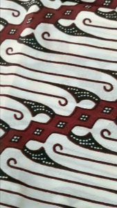 Kain Panjang Halus & Tari Balet Putih: Kain Batik Cap Variaso