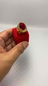 แหวนทอง 18k พลอยทับทิมสีแดง พลอยนิลสีดำ พลอยบลูโทแพชสีฟ้า พลอยมรกตสีเขียว พลอยหินตาเสือ พลอยหินหยกพม่า ช่วยเสริมพลังอำนาจ ความสำเร็จ โชคลาภ ร่ำรวยเงินทอง มี 6 สีให้เลือกค่ะ