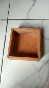 Tempat Wadah Pakan Ternak: Pilihan Terbaik untuk Ayam & Burung