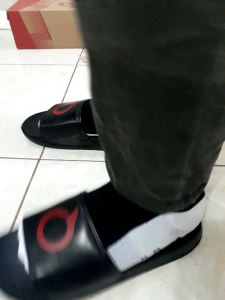 Sandal Selop Pria Ortuseight: Desain Ergonomis & Nyaman