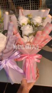 SMALL Buket Bunga Mawar/Kado cewek/Flower bouquet/Artificial Rose bouquet/kado wisuda/Anniversary