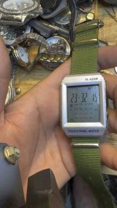 Đồng hồ nam hiệu SL-626B Touch Panel WATCH size 35x47mm màn hình cảm ứng chức năng giờ thế giớimáy tínhbáo thứclịch vạn niên cảm ứng chạmdây dù xanh quân đội linh kiệnđáy vít chống nước