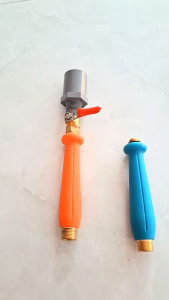 Vòi tưới phân phun phân dùng cho cây ăn trái