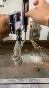 BỘ VAN 2 ĐẦU KÈM XỊT MẠ TITAN XÁM VÀ BÓNG CHẤT LIỆU INOX