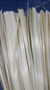 ตอกไม้ไผ่ตอกสานงานฝีมือ#สานพัด หวด#กระติ๊บ#ตระกร้า# ชะลอม# หมวก เส้นใหญ่ ก.1-2ชม500gยาว28*32*50-60-70-80-90ชม