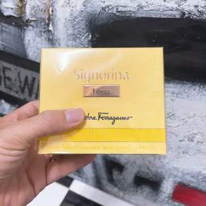 Nước hoa nữ Signorina Libera EDP 100ml ( Vàng )