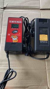 Sạc 84v/12ah-20ah cho xe điện 7 bình báo phần trăm pin