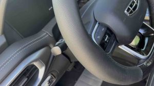 D Shape Steering Wheel Cover - Carbon Design- Rubber Leather Material Black and Red Combination D Shape