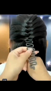 ALAT BANTU UNTUK KEPANG RAMBUT WANITA