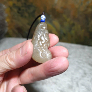Premium natural caramel brown Nephrite Ancient Pi Xiu pendant (with certificate) [Natural Crystal] 优质和田玉全糖古兽貔貅吊坠(带证书)