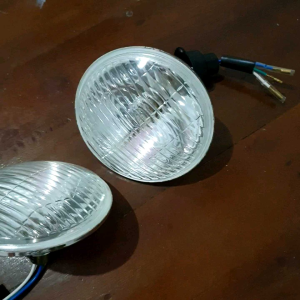 Reflektor Headlamp Lampu Depan C70 & S90Z Vespa Size 4.5 Inc