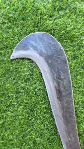 " ปากนก ขอเบตงพร้อมด้ามไม้ประดู่" ใบมีดทำจากเหล็กแหนบแท้ ใช้ตัดแต่งกิ่งไม้ มีความคม แข็งแรง