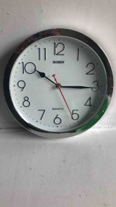 Jam Dinding Robin Bulat Dasar Putih