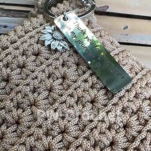 กระเป๋าเชือกร่ม ลายดอกพิกุล สายยาวสะพายเฉียงไหล่ ขอบปากกว้าง 8 นิ้ว สูง 7.5 นิ้ว หนา 2.5 นิ้ว #กระเป๋าสตรี #กระเป๋าเชือกร่ม #กระเป๋าถัก #กระเป๋าโครเชต์ #handmade #กระเป๋าสะพาย