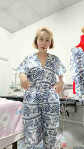 ต่ายขายผ้า