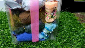Doorgirft Handkerchief Souvenir Perkhawinan Decoration / 8 Item Per Box Doorgirft Souvenir VIP Gift Perkhawinan Decoration.
