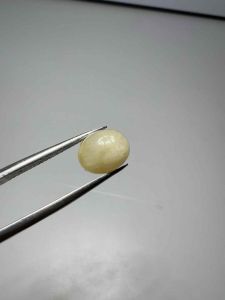 3130-ĐÁ SAPHIA TRẮNG PHỚT VÀNG ( THIÊN NHIÊN ) KHÔNG XỬ LÝ.