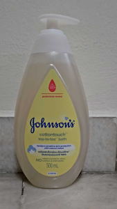Johnsons CottonTouch Top to Toe Bath for Hair and Body Newborn 500ml Syampu Mandian Bayi