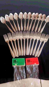 sendok & garpu stainless steel 12 pcs/satu lusin anti karat