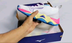 Sepatu Volly Wanita Mizuno Wave Momentum: Pilihan Terbaik untuk Olahraga Outdoor