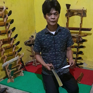 golok  super tajam bahan per baja murni