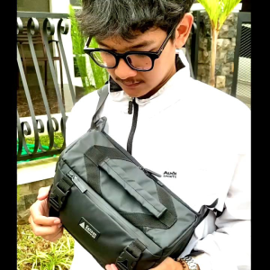 Tas Selempang Pria Waterproof Premium Multifungsi Kaneen X2X Hitam Elegan