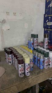 Bosny Spray paint. Bosny yellowSliverBlackWhiteViolentPrimer greyClear