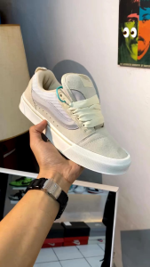 (AEONSCO) Sepatu Sneakers KNU Skool Black White