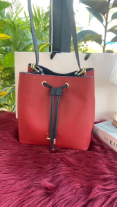 ลิน Lyn ลงในรูปแบบของคุณ 💕 #ล384 📌 กระเป๋าสะพายข้างลิน 💝 เชื่อมต่อกับเก็บเงินปลายทาง Cod ทุกขนส่ง 💝